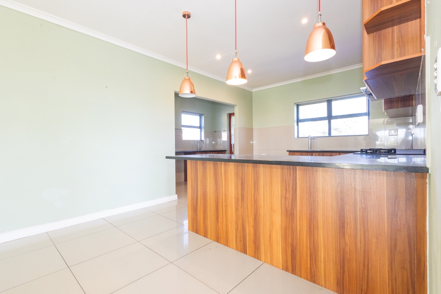 To Let 4 Bedroom Property for Rent in Kaapsig Western Cape